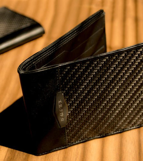 Leather Wallets vs. Carbon Fiber Wallets: The Pros and Cons – COLDFIRE